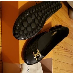 Authentic Louise Vuitton leather sandal